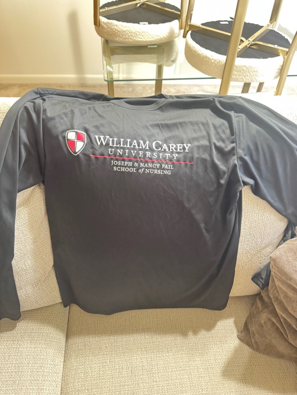 Men's Black Long-Sleeve Pullover